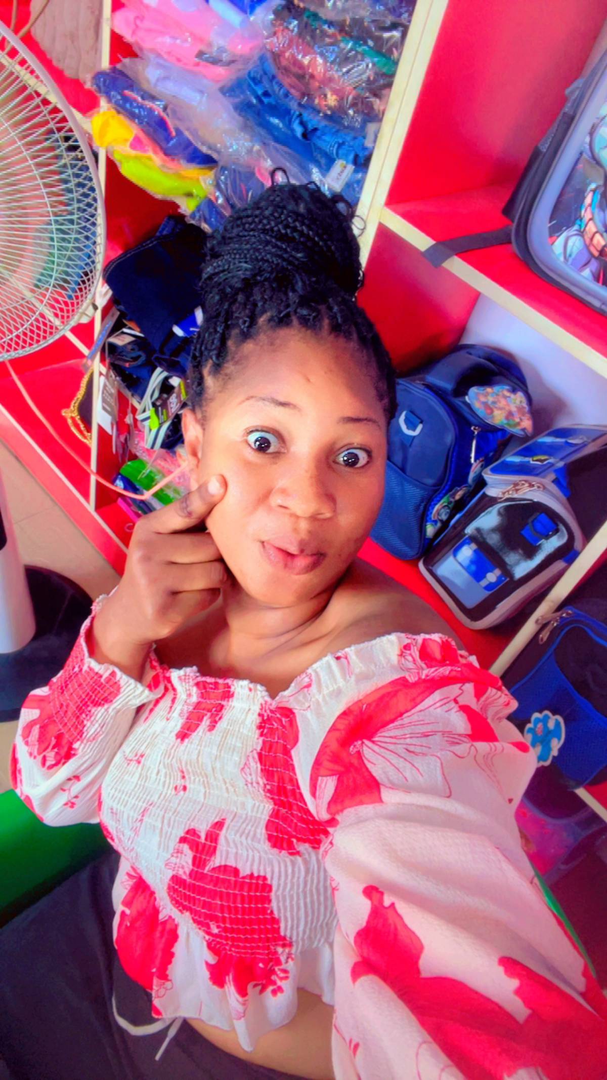 Gud pm my Lekeeneighbors
It TGF(Thank God is Friday guys πππππshare location ooo
#LekeeLekee...