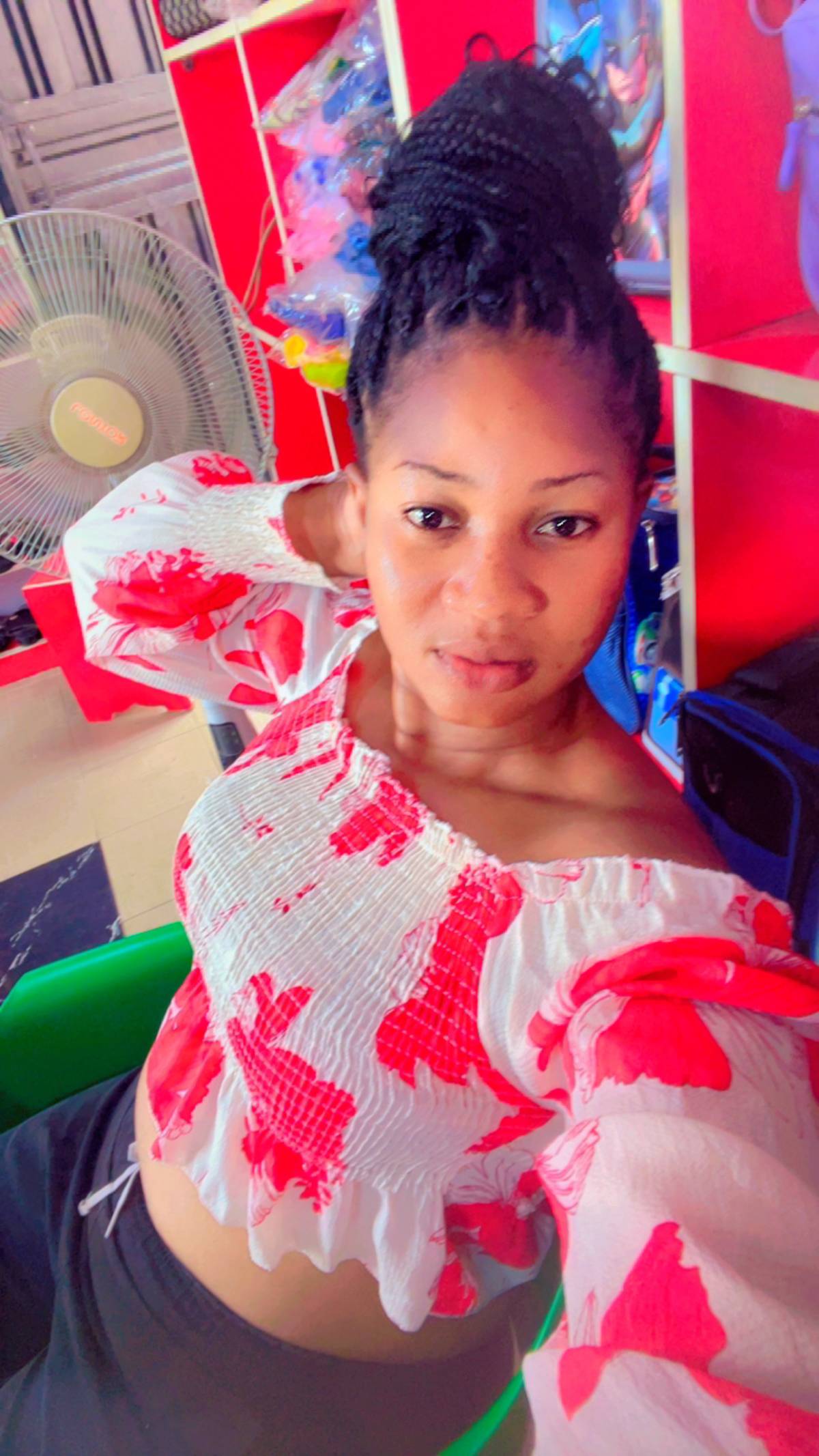 Better to get hurt by the truth than comforted with a lie."
#LekeeLekee
#Trending
#abby