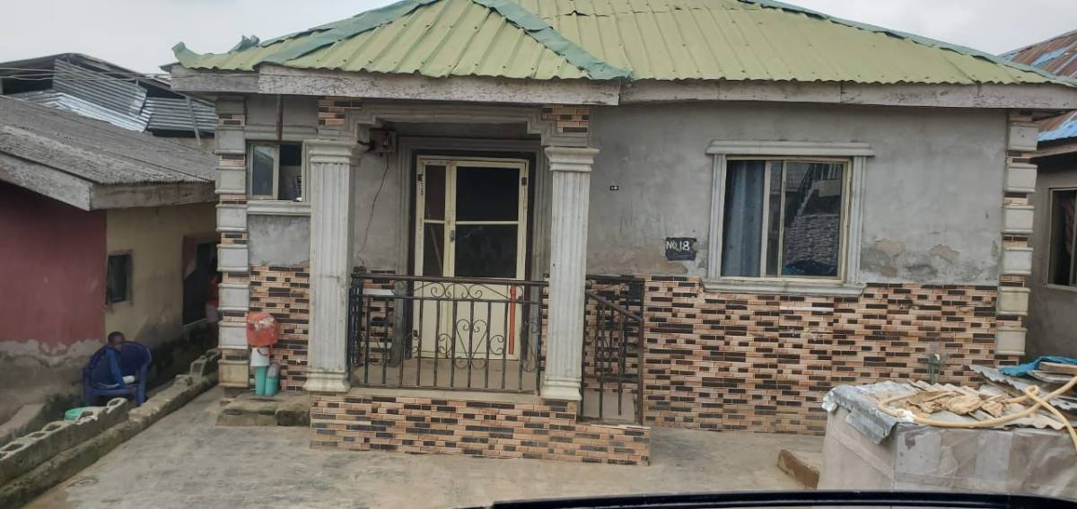 For sales
3 bedroom on quarter plot of land 17m asking, net 15m
Location; Off Isuti road Igando, ALI...