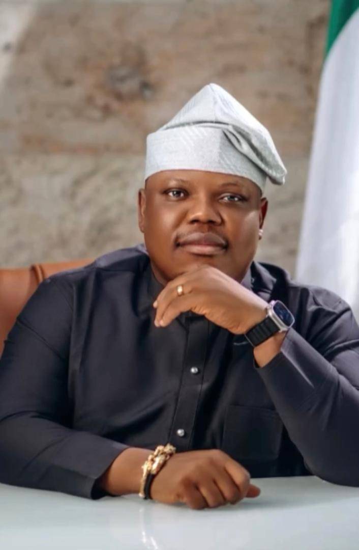 ONE MOVEMENT!!!
1,000 VOICES!!!
Hon. Francis Barthlomew Chima ( OmoBarca), a true grassroots leader...