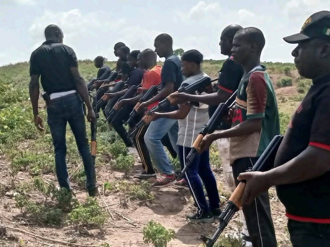 Naija state government have acquired brand new AK-47s for vigilante groups to protect the people.
#...