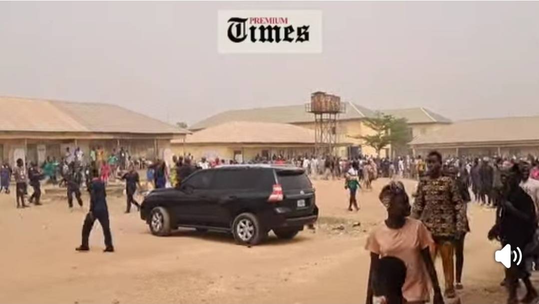 #FCTDecides2026: According to reports, voters threw stones at Abdulmalik Usman's car, forcing the AP...