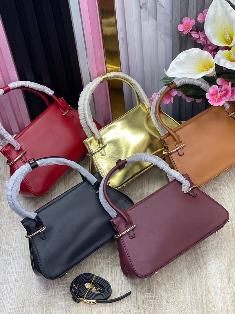 *Classy stock bag 🛍️🛒
Available in store
