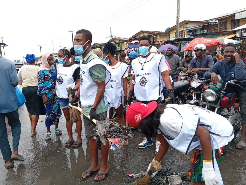 Keeping Ajegunle clean for humanity one love zone