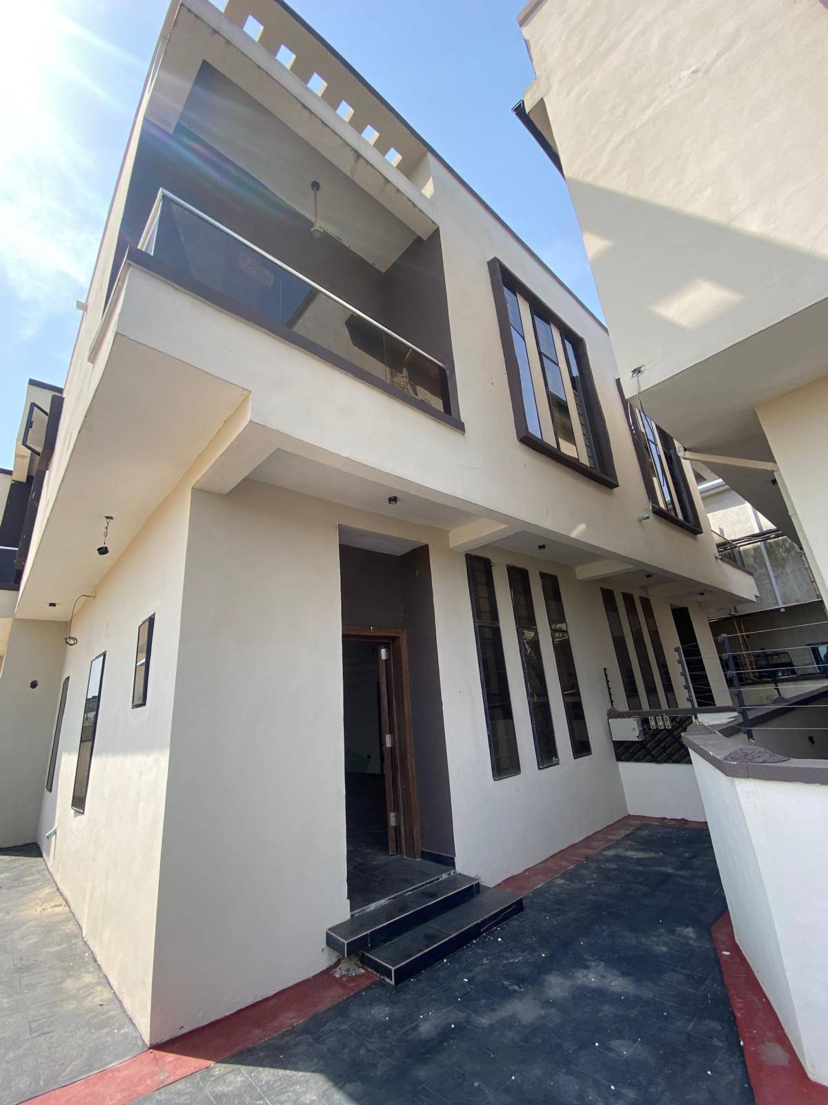 FOR SALE: LOVELY 4 BEDROOM SEMI DETACHED•
📍ABRAHAM ADESANYA, LAGOS STATE.
💰 *Price: ₦160,000,0...