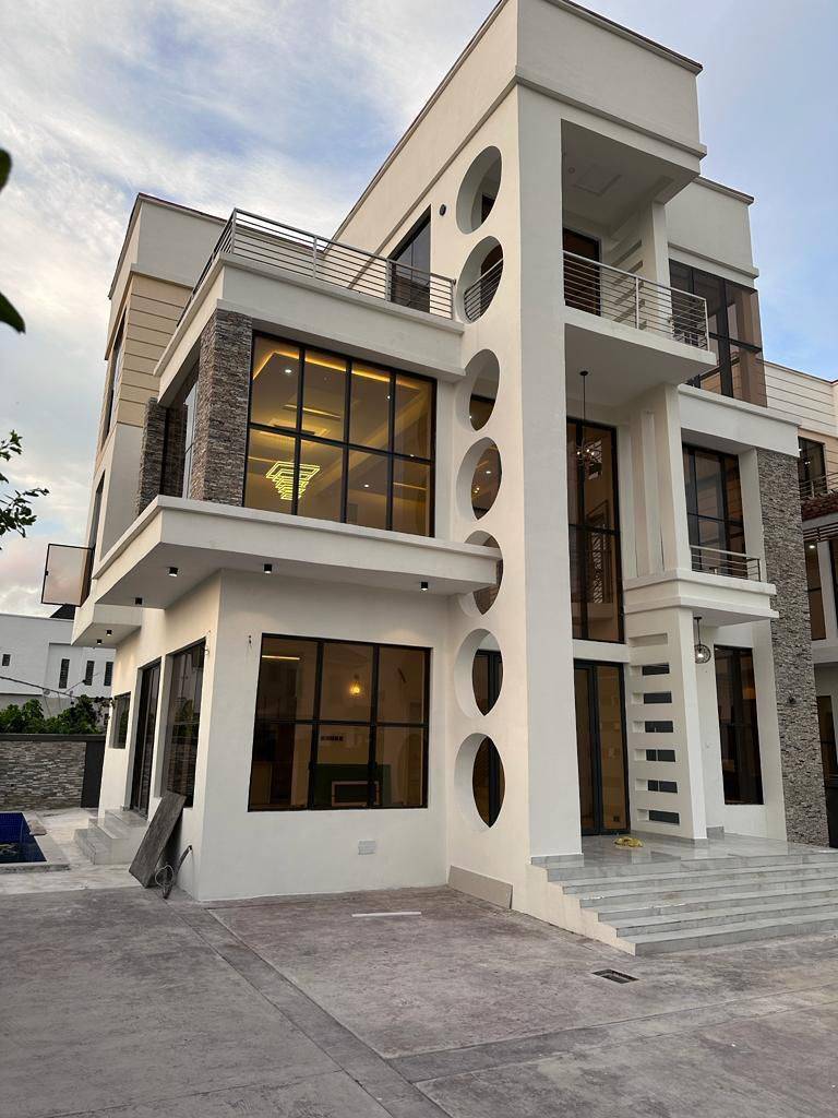 *DIRECT SELLING!!!*
Luxury home available in Orchid, Lekki ๐๐
โจ *5 Bedroom Fully Detached Duple...