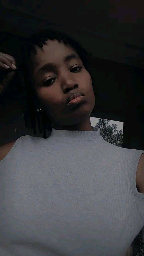 I say make I bless una with my sister's beautiful face 🥰
