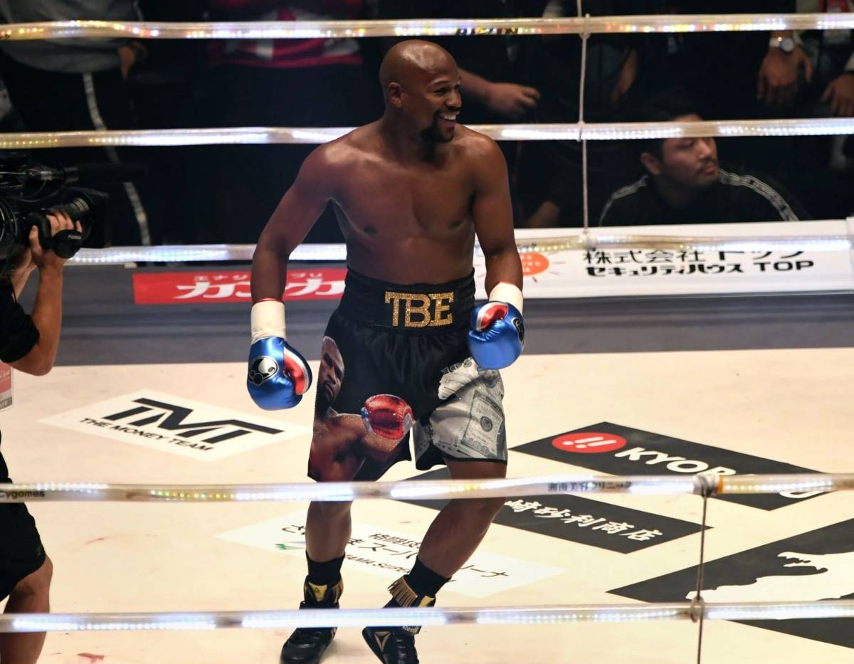 JUST IN: Floyd Mayweather will return to professional boxing after his exhibition fight with Mike Ty...