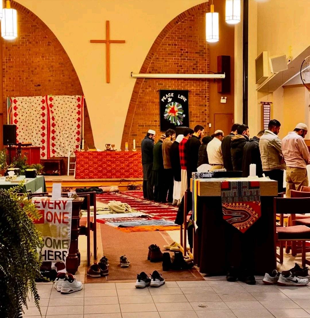 In Canada, a church opened its doors for Muslims to pray during this Ramadan.
Interfaith harmony i...