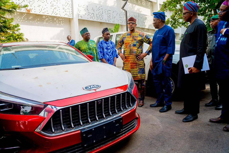 Abiodun Gifts Nigeria’s Best Primary School Teacher Brand New Car
Ogun State Governor, Dapo Abiodun...