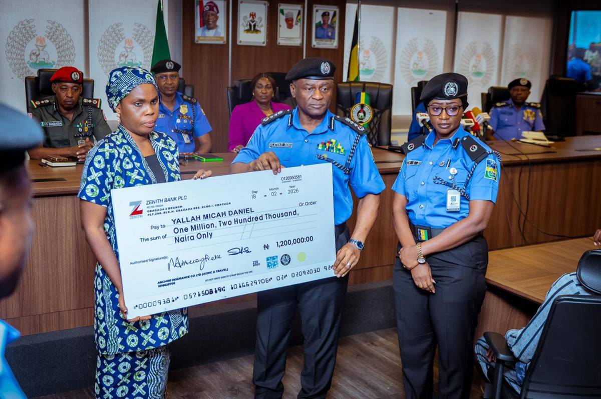 IGP Disburses ₦2.4bn to Fallen Officers’ Families, Pledges Welfare Reforms
IGP disburses ₦2.4bn to...