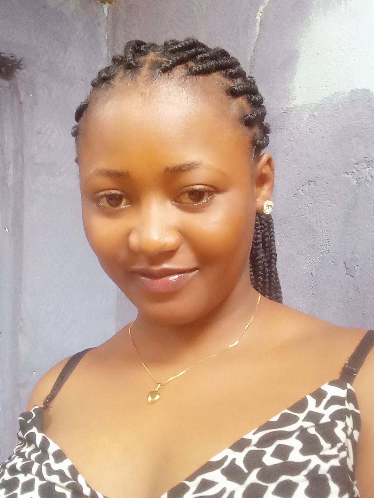 Hi everyone am Blessing, let's e friends🥰🥰