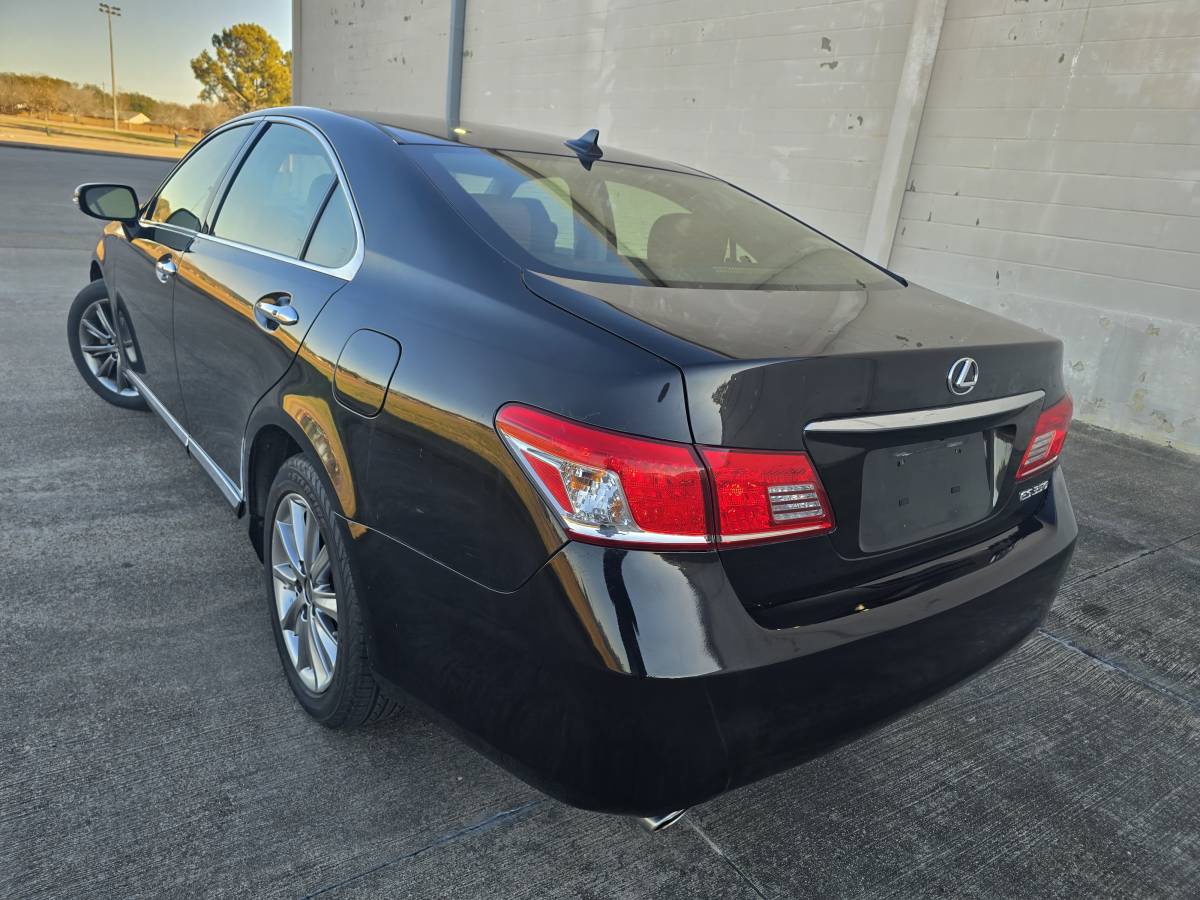 Looking for your next ride in the USA? π I make buying US vehicles easy, transparent, and hassle-fr...