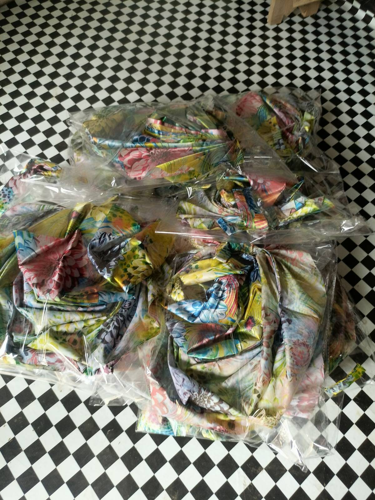 This is Auto Gele done and delivered within 4 days of the request. Never mind you are in a safe hand...