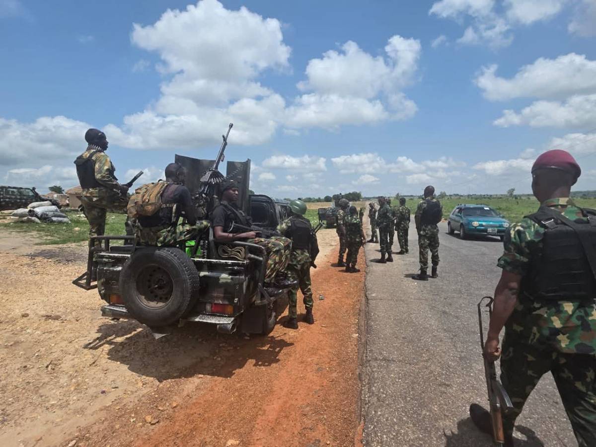 JUST IN:🇳🇬 Troops crushed fleeing bandits in Mariga/Magama LGAs, Niger State neutralized several fig...