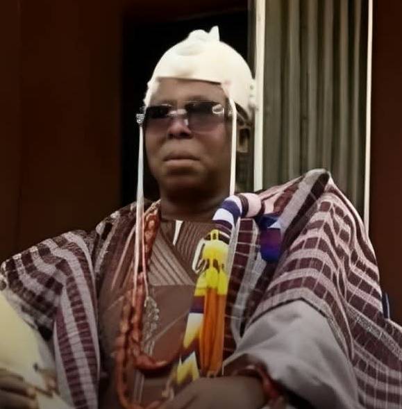 BREAKING NEWS: B@nd!ts stormed a palace in Akure attempting to kidnap a well-known monarch. The atta...