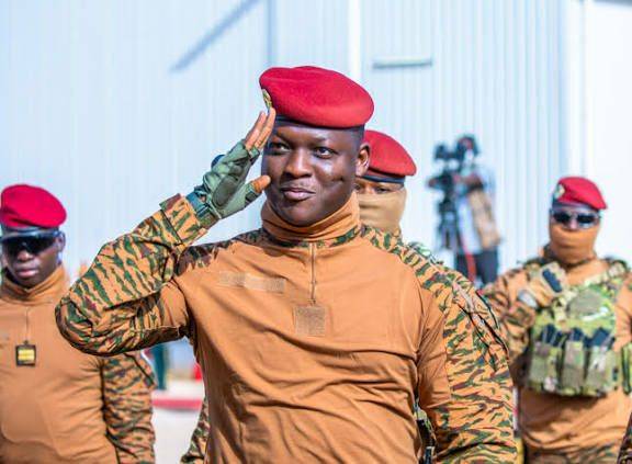 Military ruler Ibrahim Traoré just received $33 million 🙆🤣🤣
the first slice of the anticipated...