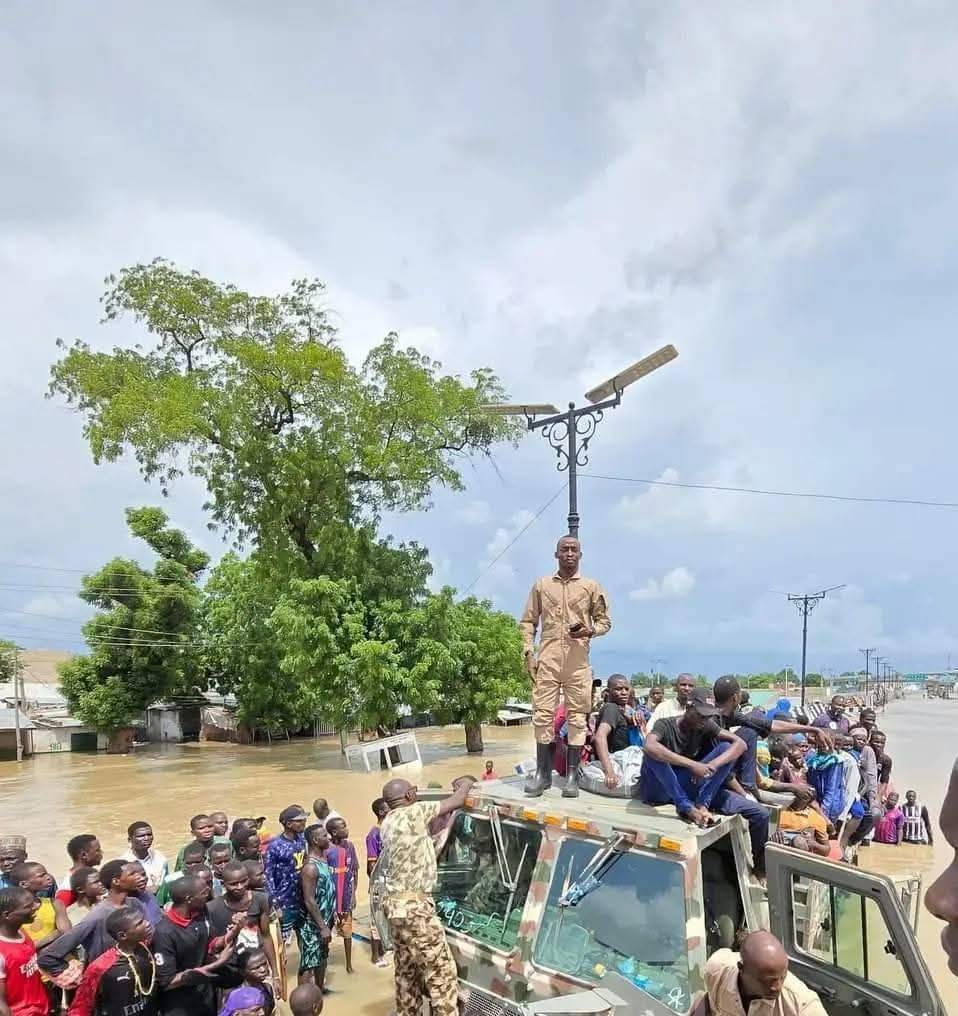 MAIDUGURI FLOOD โฆ ๐ณ๐ฌ
Different d@nger, same mission saving lives no matter the cost.
Always ready f...