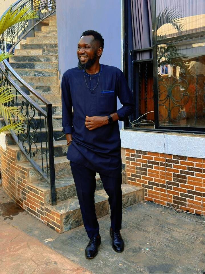 The desire to be like everybody is the reason for so many nobody's today.