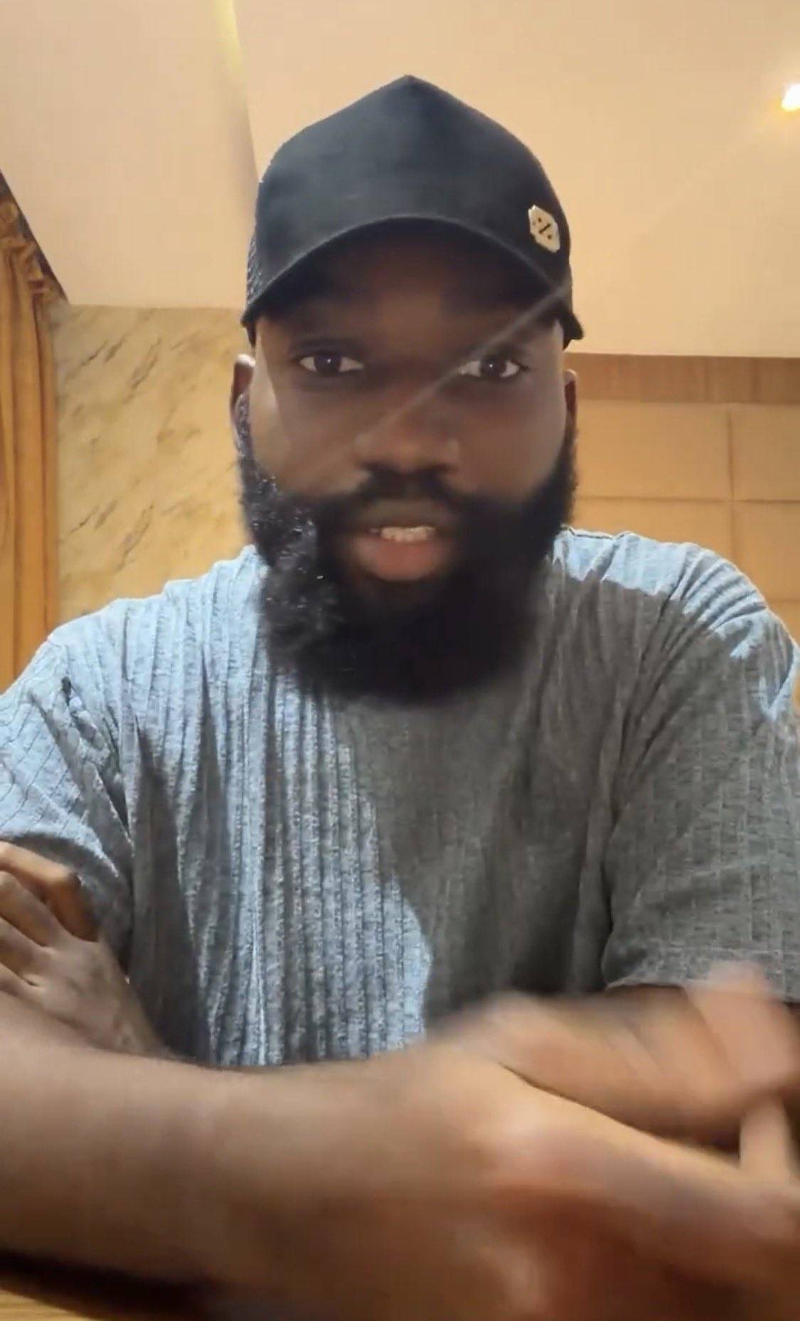 Opeyemi Famakin threatens to drop a private sêx of yhemo Lee’s wife he said she has been sleeping wi...