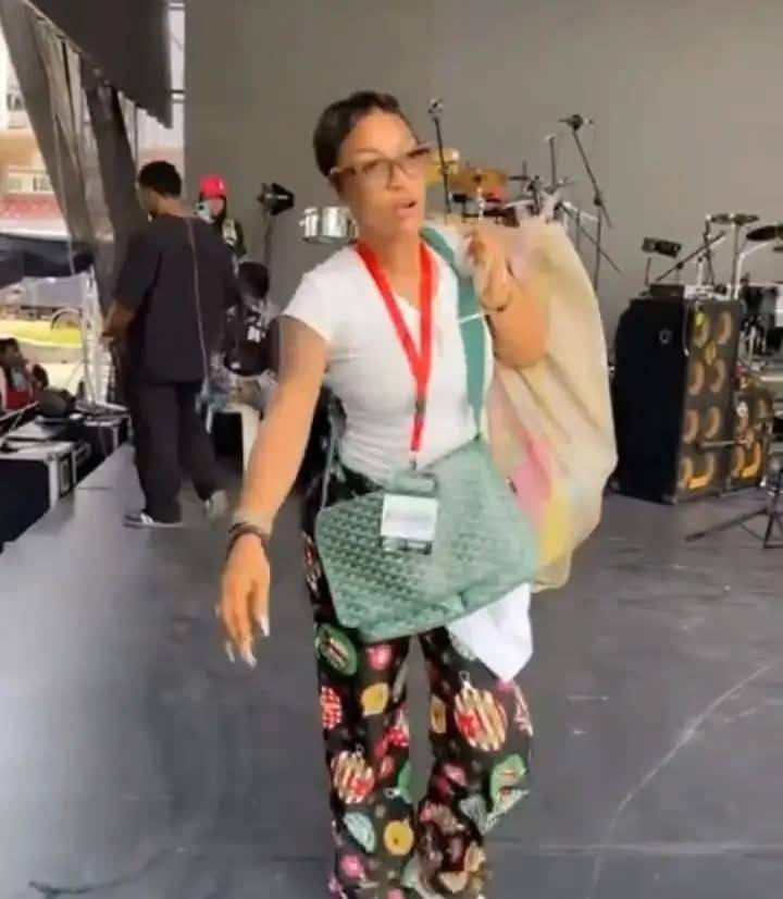 Nollywood actress, Tonto Dikeh was seen assisting with cleaning and setting up chairs ahead of tonig...