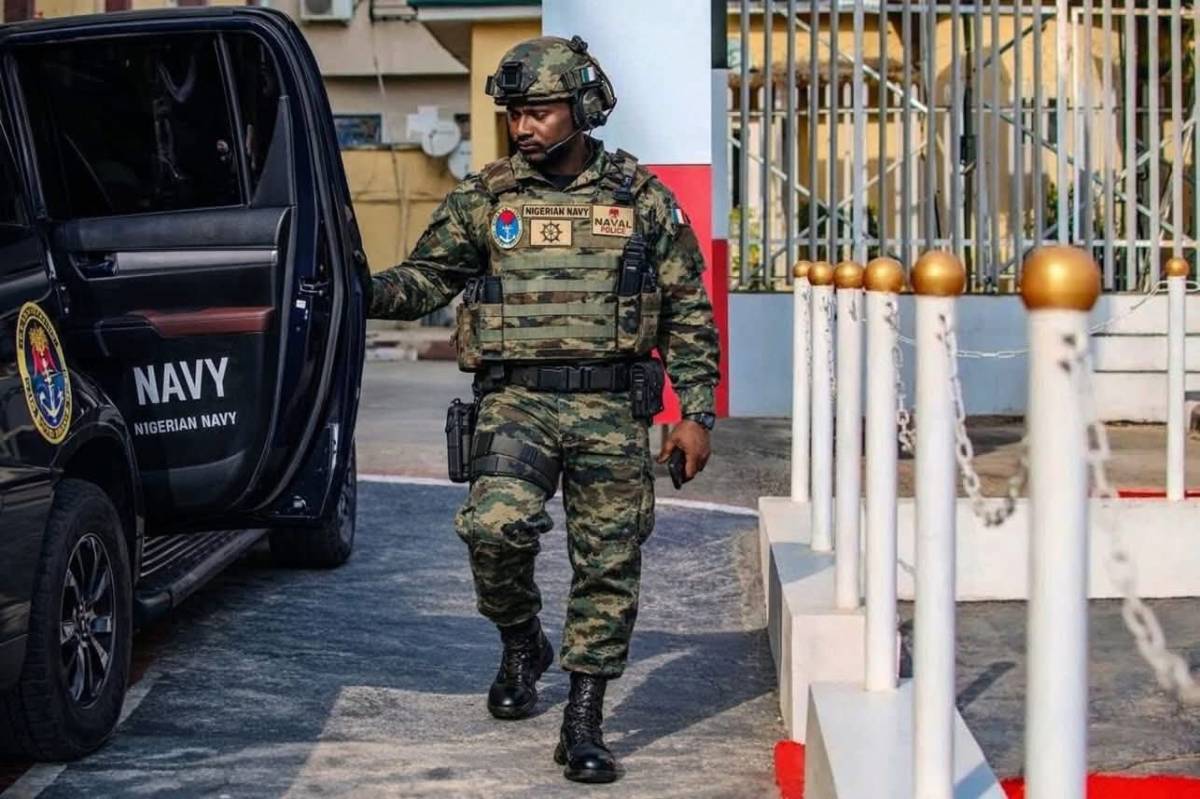 Nigerian Security and Civil Defence Corps Orderly X Nigerian Navy Orderly..
That is The standard....