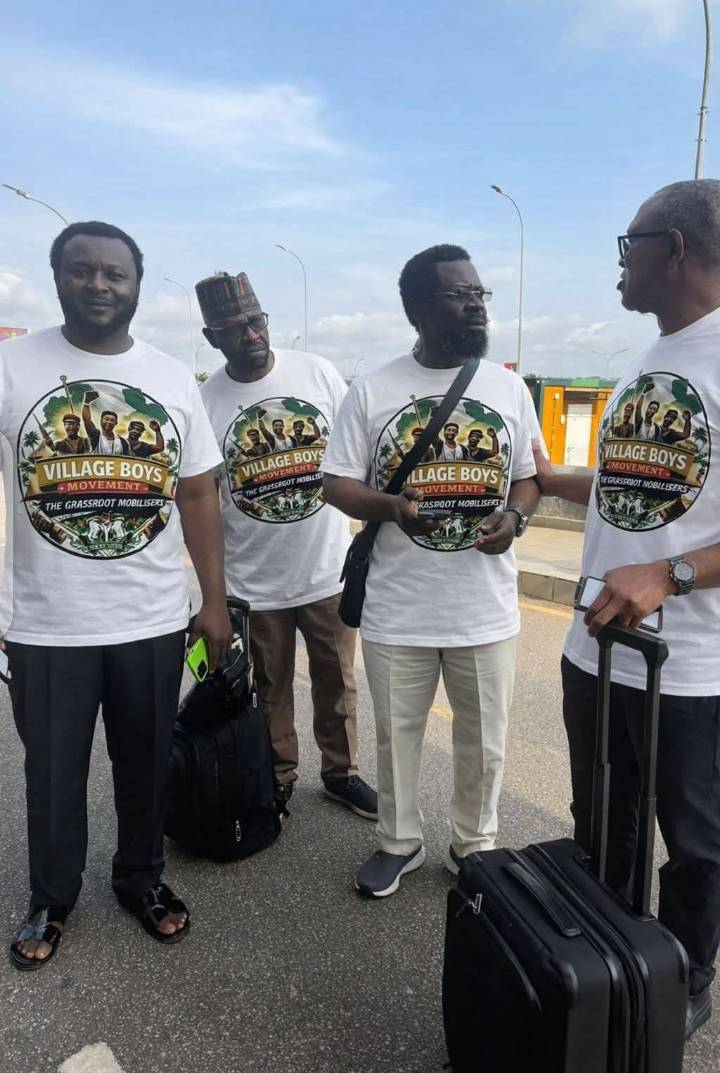 Yes oooo, 👏👏
Mr Peter Obi and supporters rocks Village Boys T-Shirt.