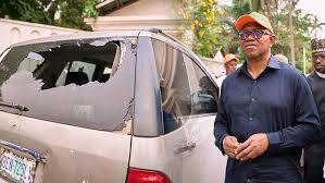 Mystery Deepens Over Attack on ADC Secretariat and Oyegun’s Residence in Edo
source- https://nigeri...