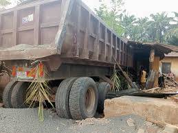 Truck Rams Into Imo Home, Kills Mother of Three
source- https://nigeriannews24.com/2026/03/04/tru...