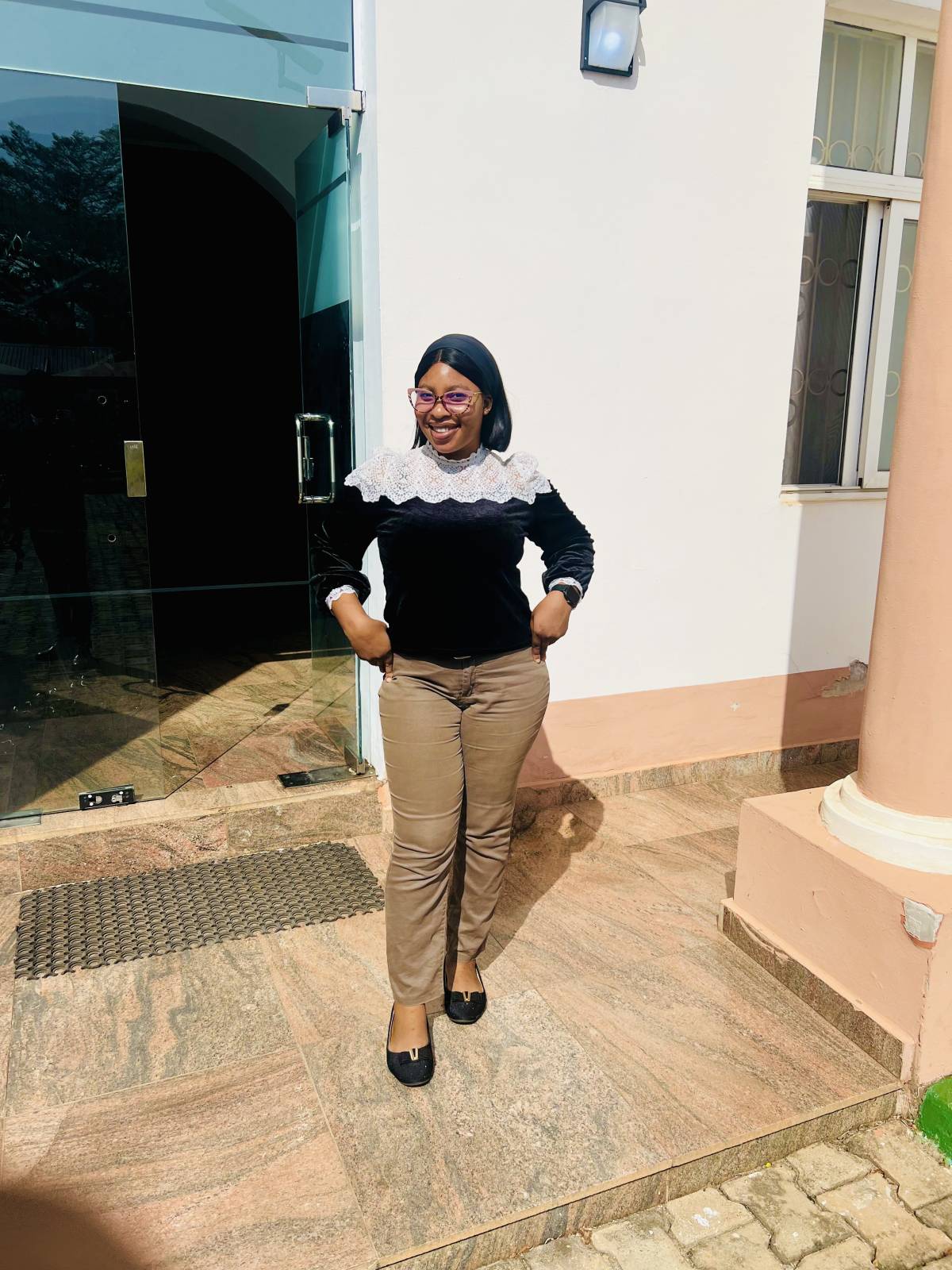 Some days I pose, some days I prose.
Either way, I leave pieces of myself behind.
Here on lekeelek...