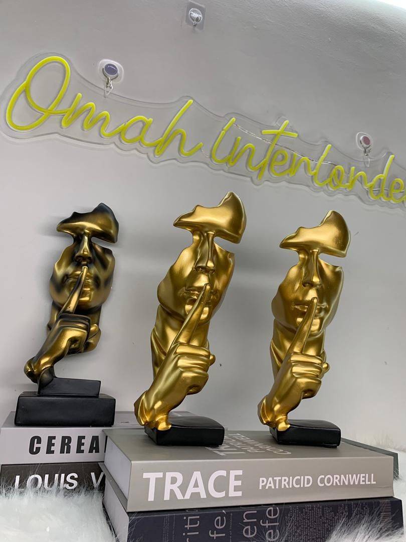 Luxurious figurines are available for pickup and delivery.
#figurines #ornaments