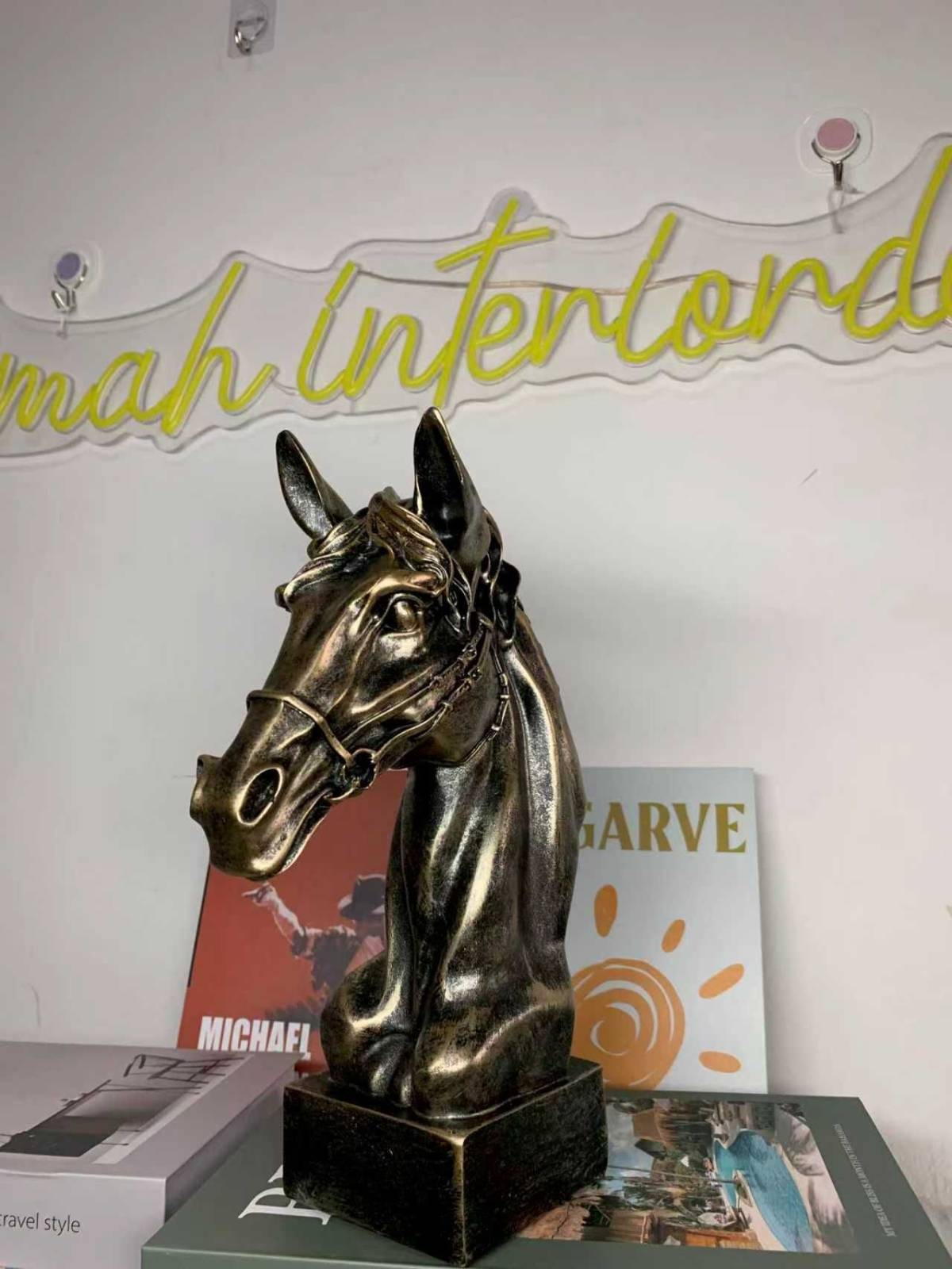 Home/Office decoration figurines are available for pickup and delivery.
#figurines
