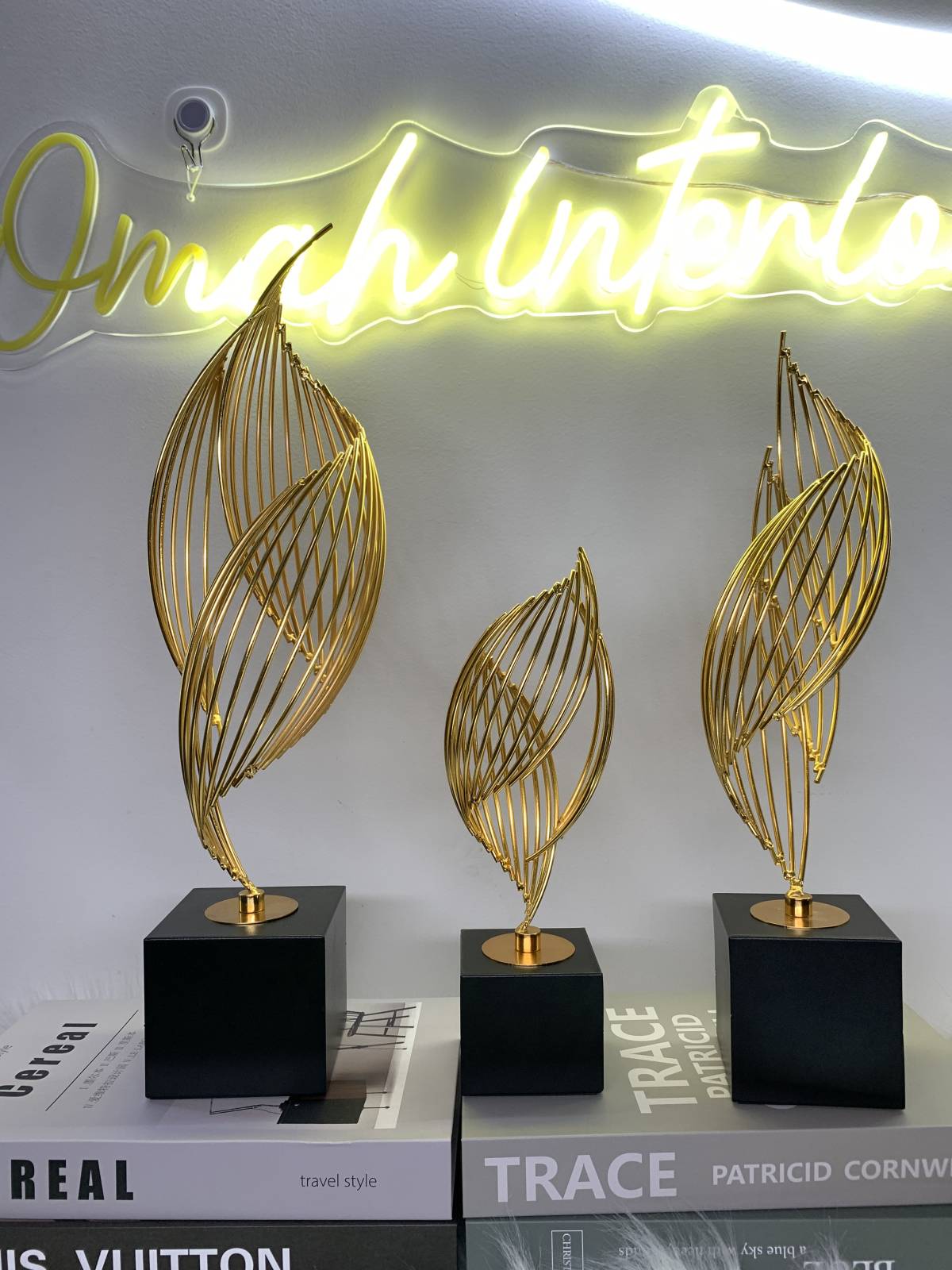 Elegant figurines to beautify your home are available.
Contact us today on WhatsApp: 07036701379
Pri...