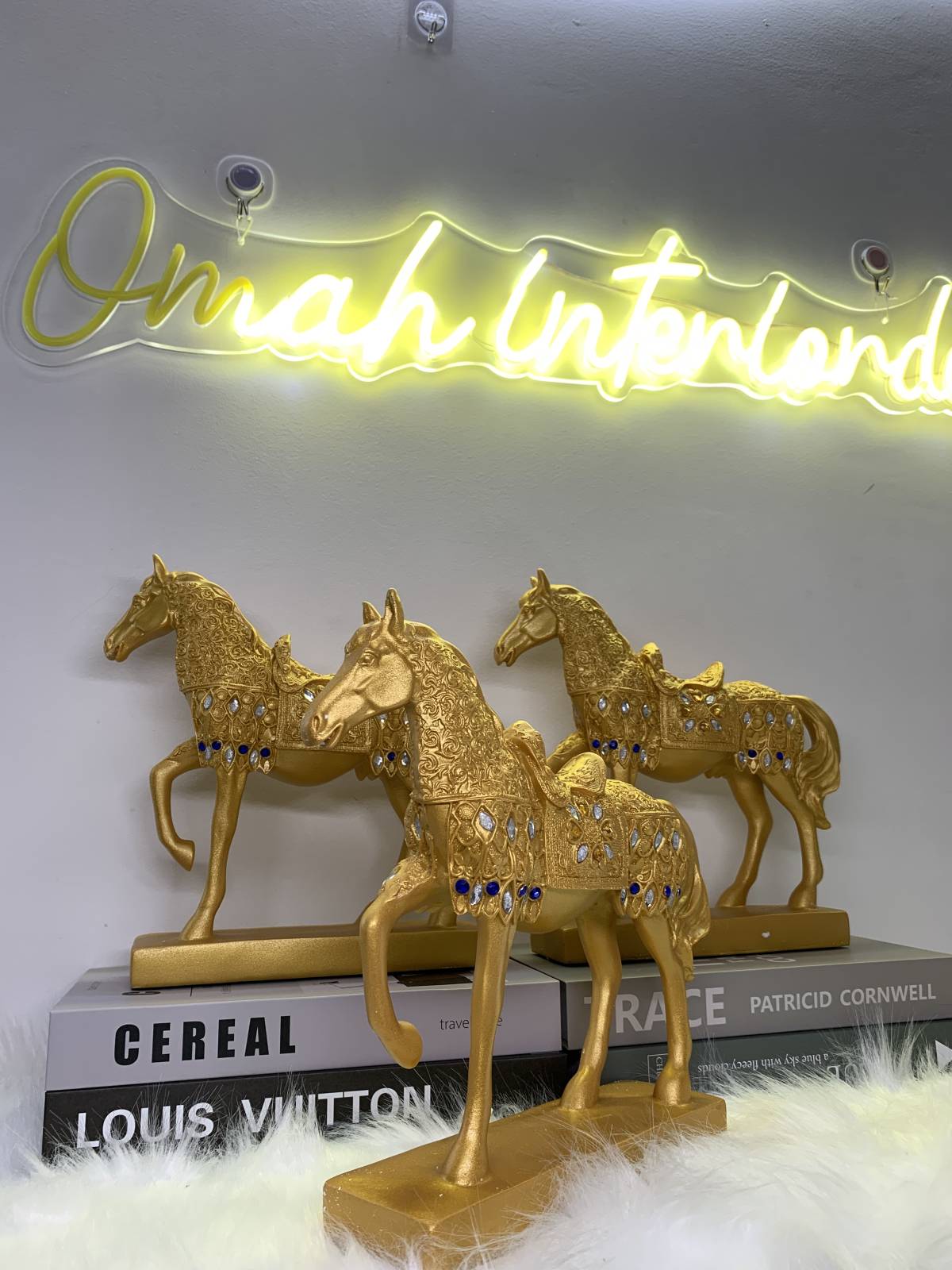 Stoned Golden Horse is available for pickup or delivery nationwide.
Price: 28K
#LekeeLekeeFamily