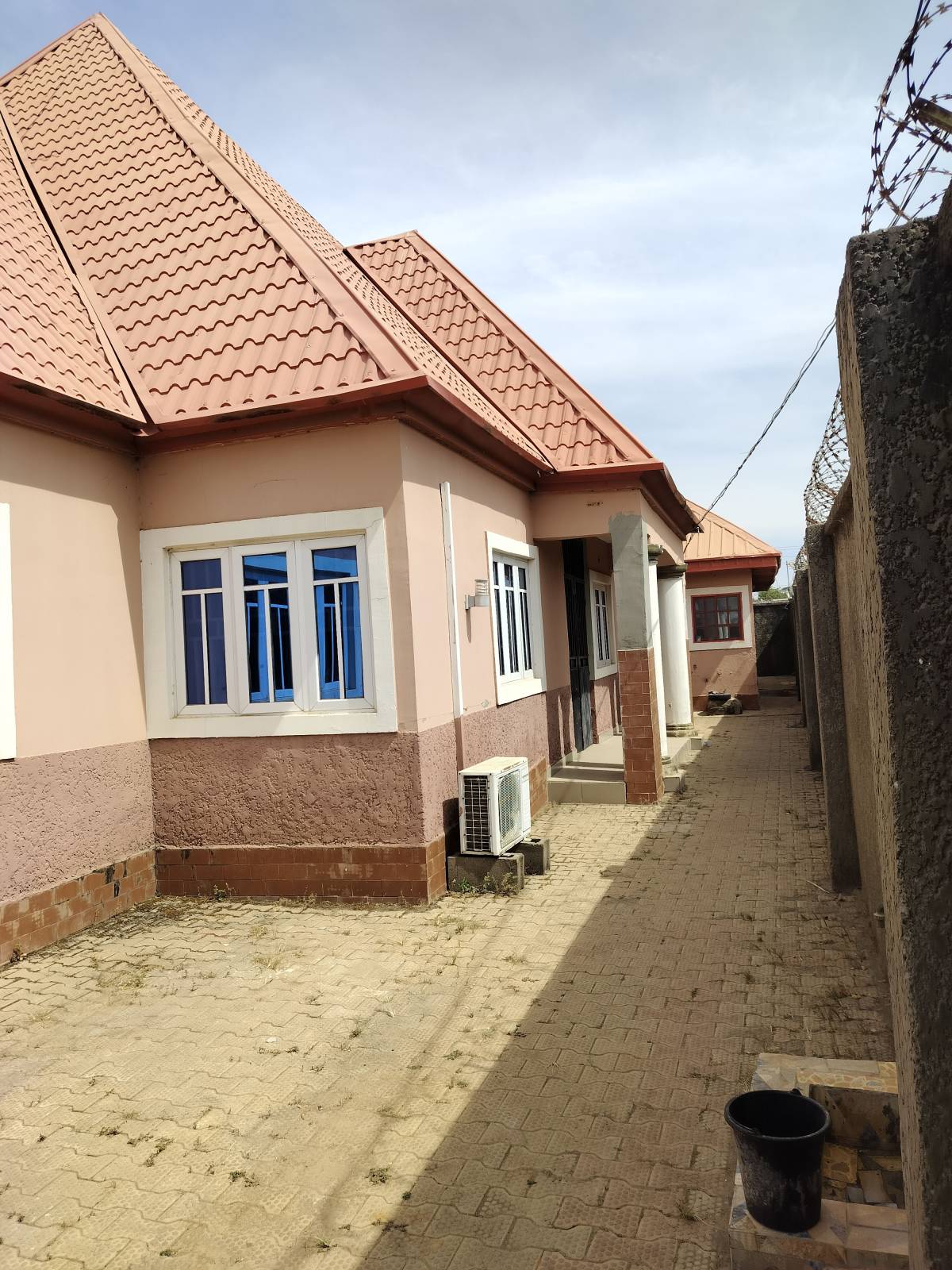 3 Bedroom detached bungalow with 4 toilets, water heater. wordrop.floor and wall kitchen cabinet.pr...