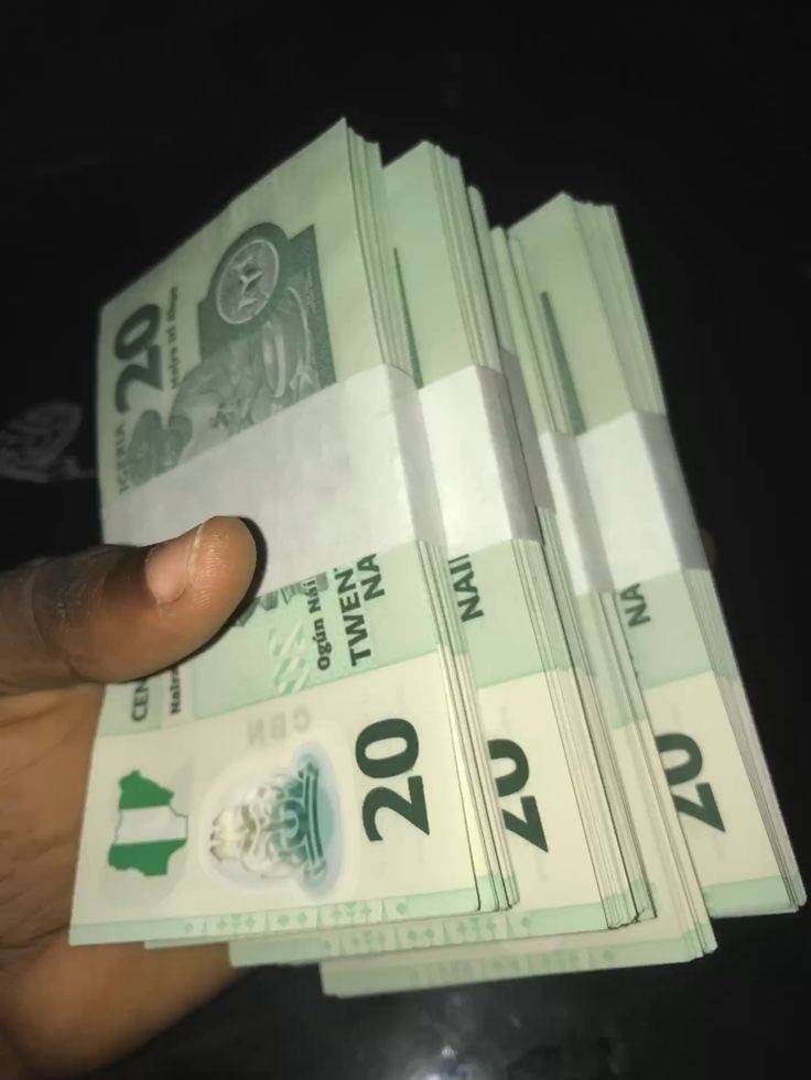 This or that??

Choose wisely 🌚🤔
