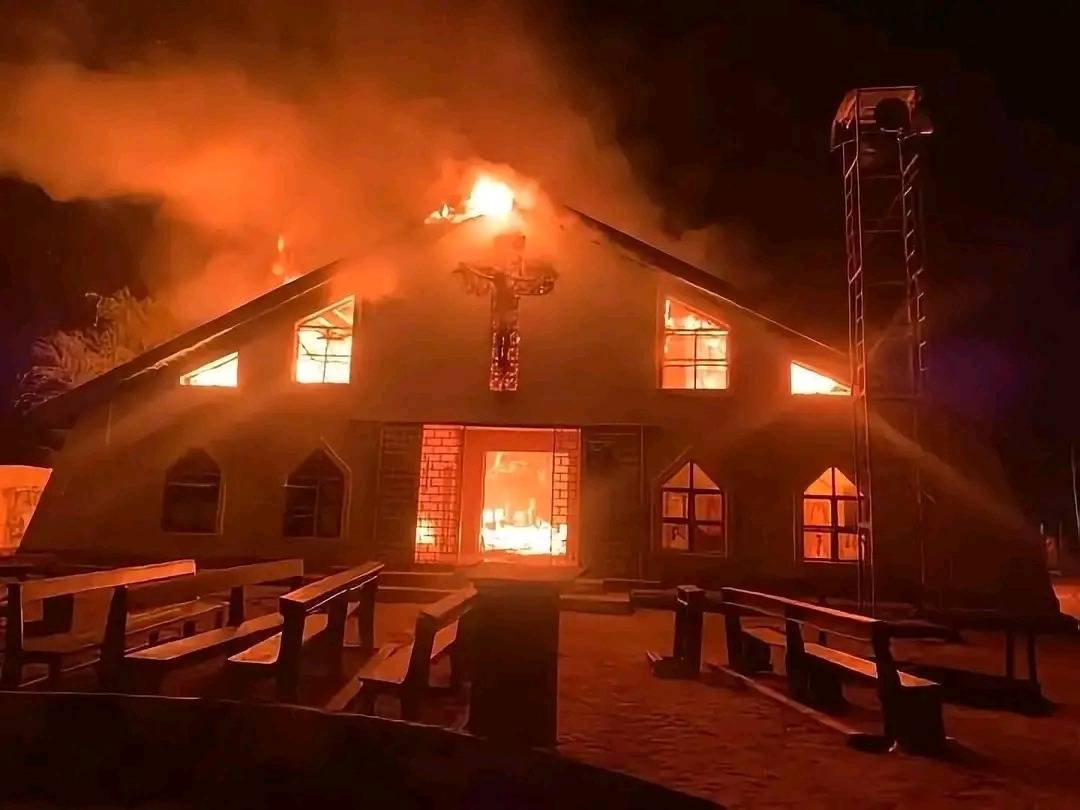 Fire guts Catholic cathedral in Taraba
A late-evening inferno on Wednesday night has razed St Mary’...