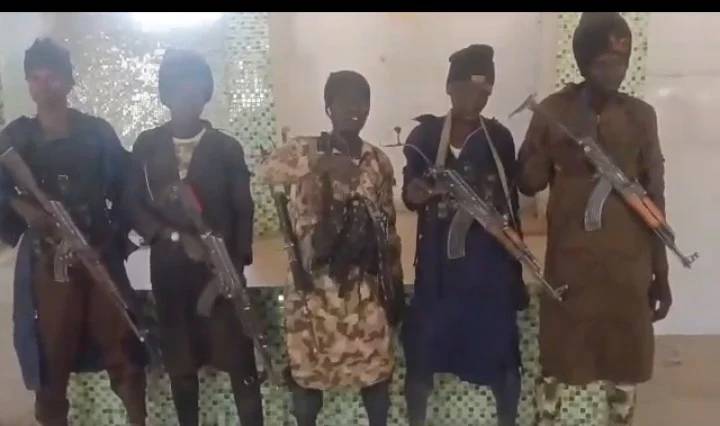 Group claims responsibility for Borno massacre, abduction of 300 residents
https://punchng.com/gr...