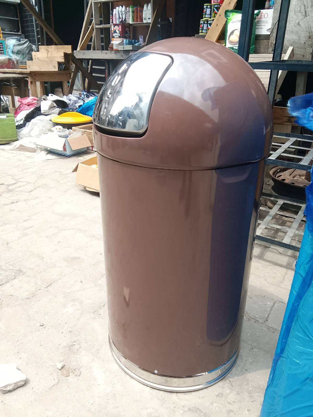 Foreign Steel Made Refuse Collection Bin:
Organize your the refuse in your space with this glossy b...