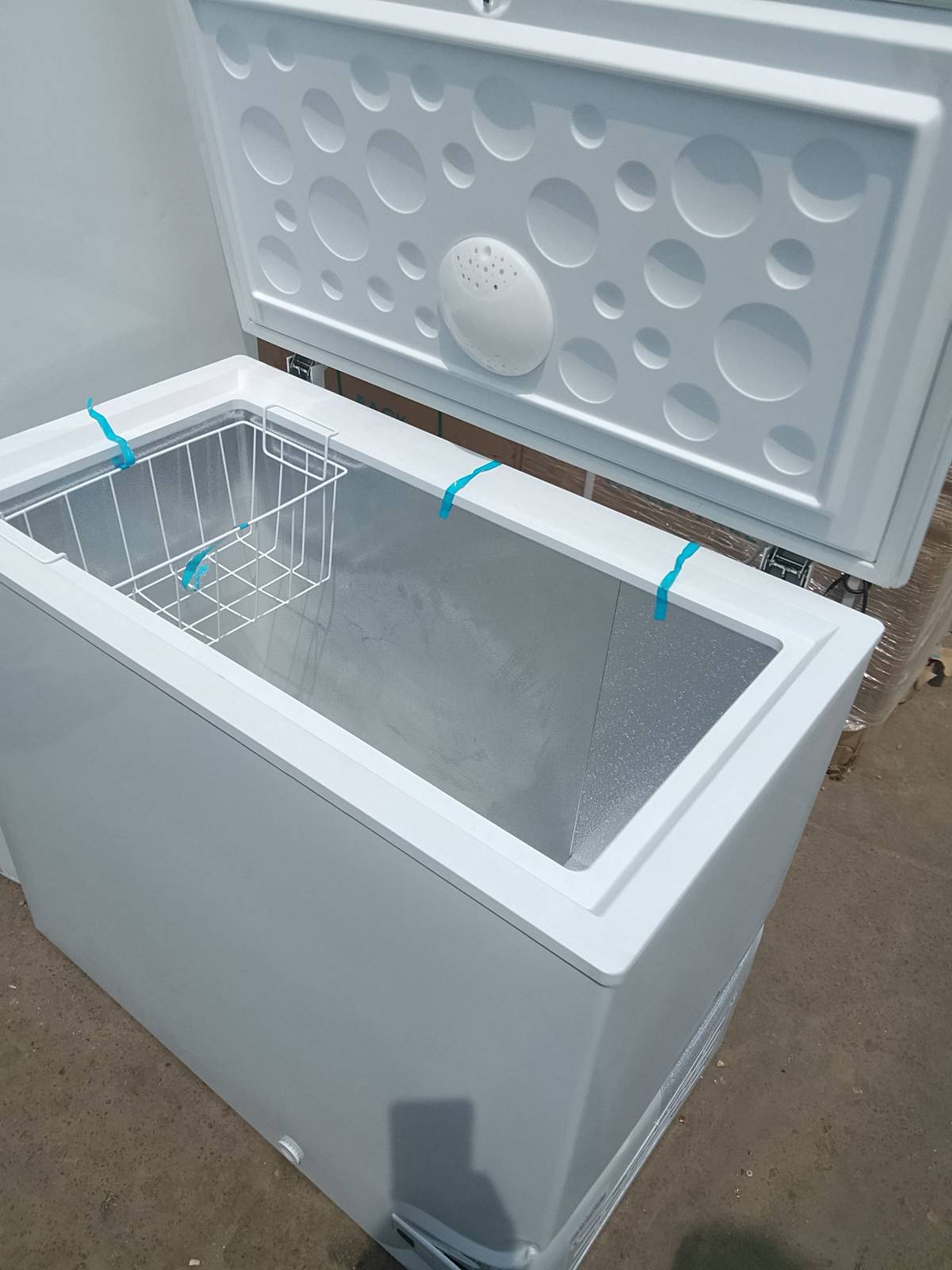 Fridges and Freezers:

It has been hot these days.....you need something cold or chilled. Don't you?...