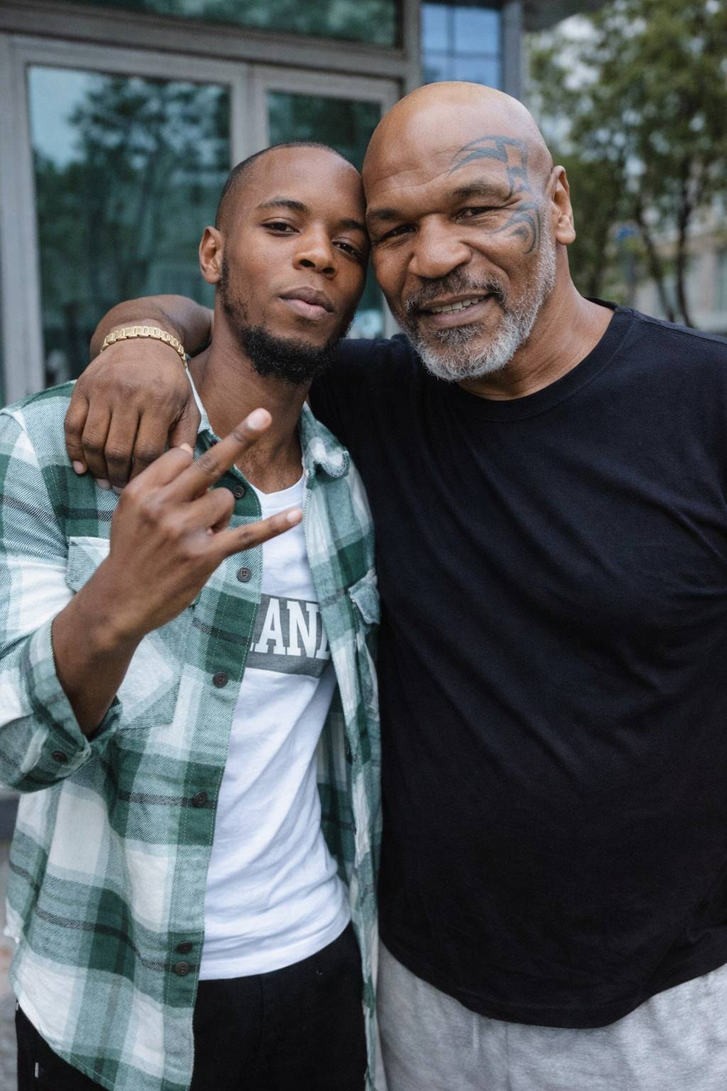 Chilling with the one of the greatest puncher ever existing Mike Tyson