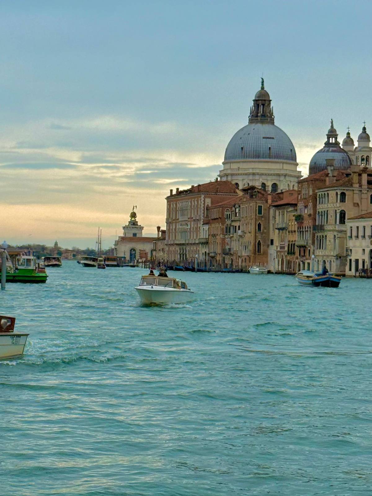 Venice is built on 118 islands, would you believe it? ๐ฒ And it's sinking, but don't worry, they're...