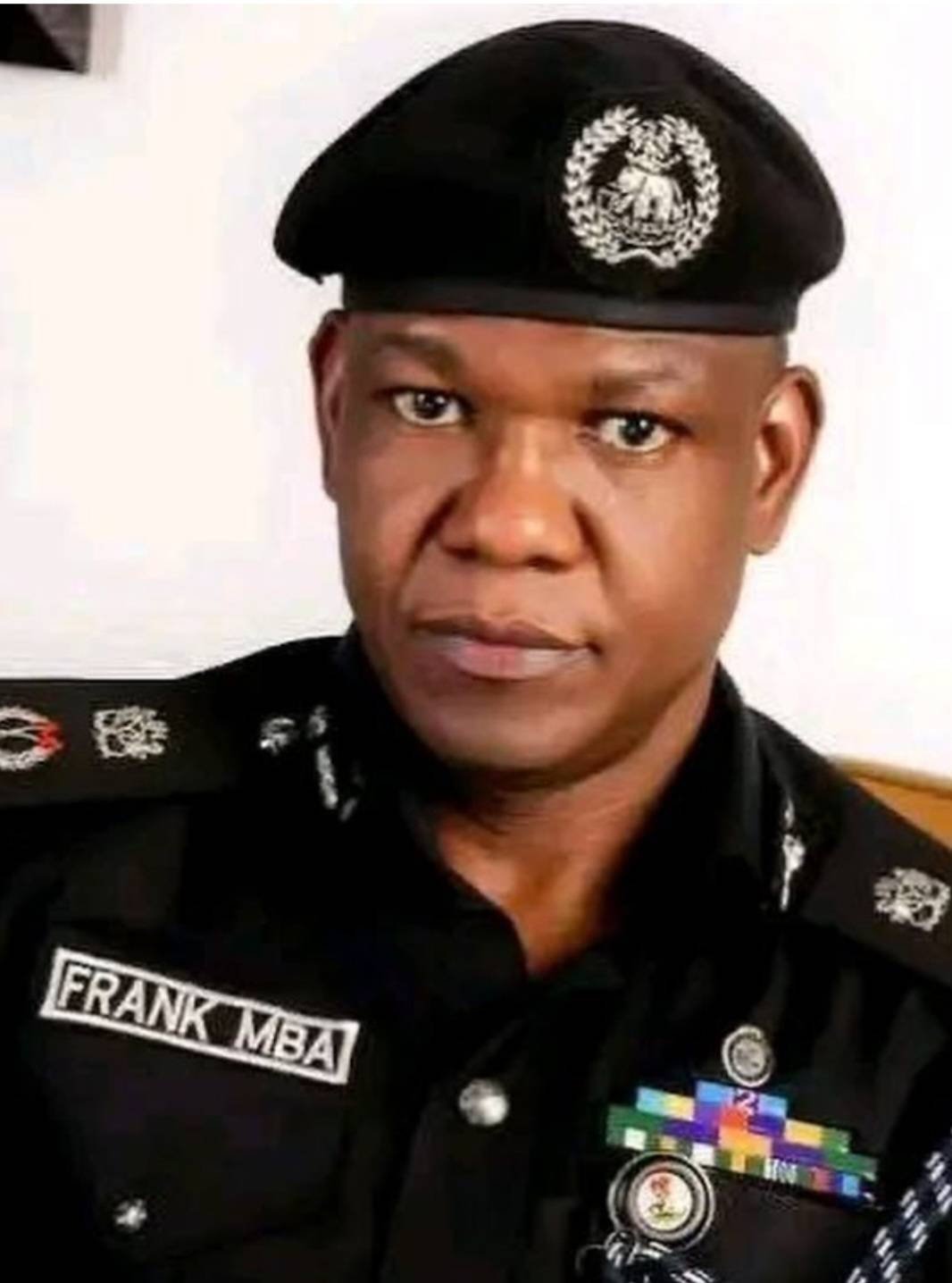 He is a perfect police officer but unfortunately where he came from stepped him down. Nigeria ๐ณ๐ฌ m...