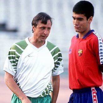 ๐จ๐ฃ๏ธ Hansi Flick: "Everyone wants to play like Pep Guardiola or like Johan Cruyff back in the day."...