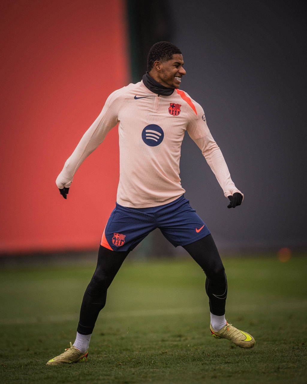 Marcus Rashford PERMANENTLY at BarΓ§a for Β£30M.
Are you πππππ or ππ? π
> @SportPremi