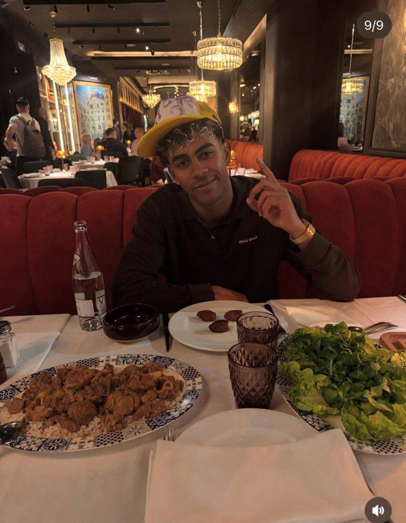 ๐จ ๐ก๐๐ช: Lamine Yamal enjoying a lovely cooked meal after cooking Villarreal with a hattrick.