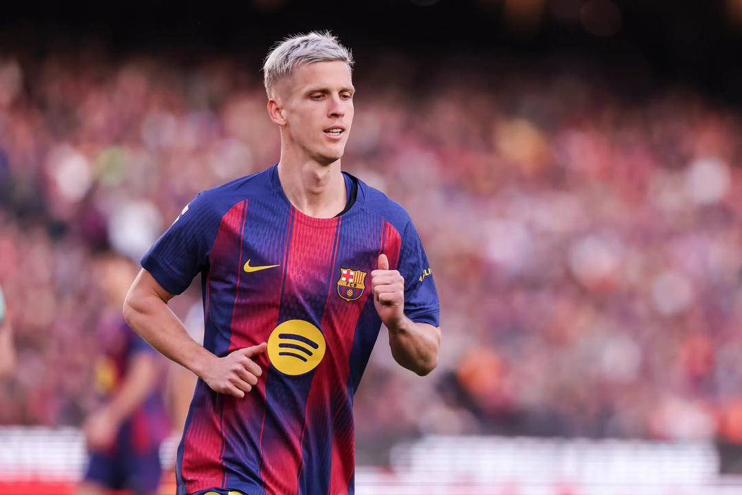 ❗️A large part of the fanbase are demanding Dani Olmo to play as the false 9 against Atletico Madri...