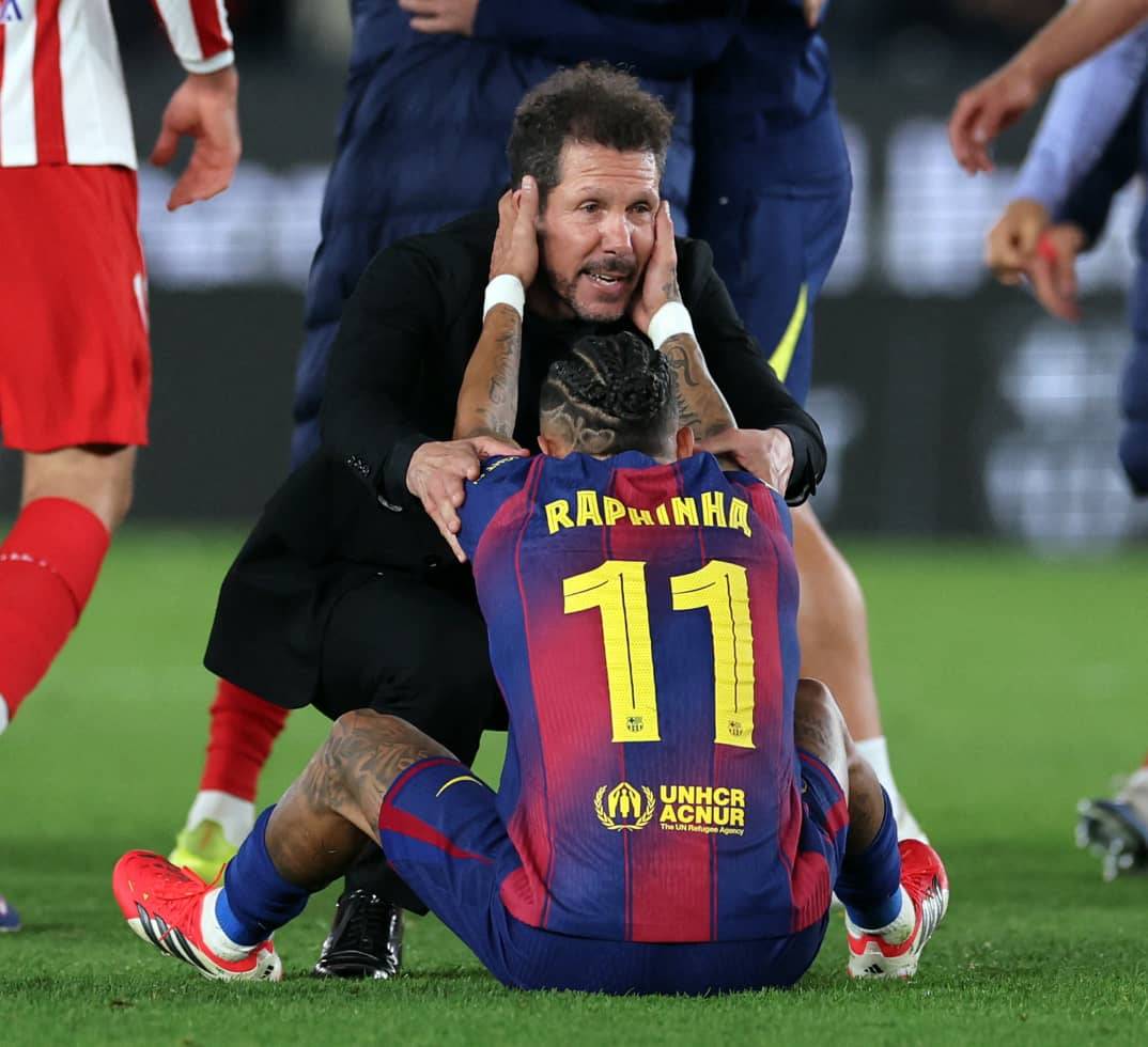 🫂 Diego Simeone went to check on Raphinha after the game: “I appreciate Raphinha, you know. Fantast...