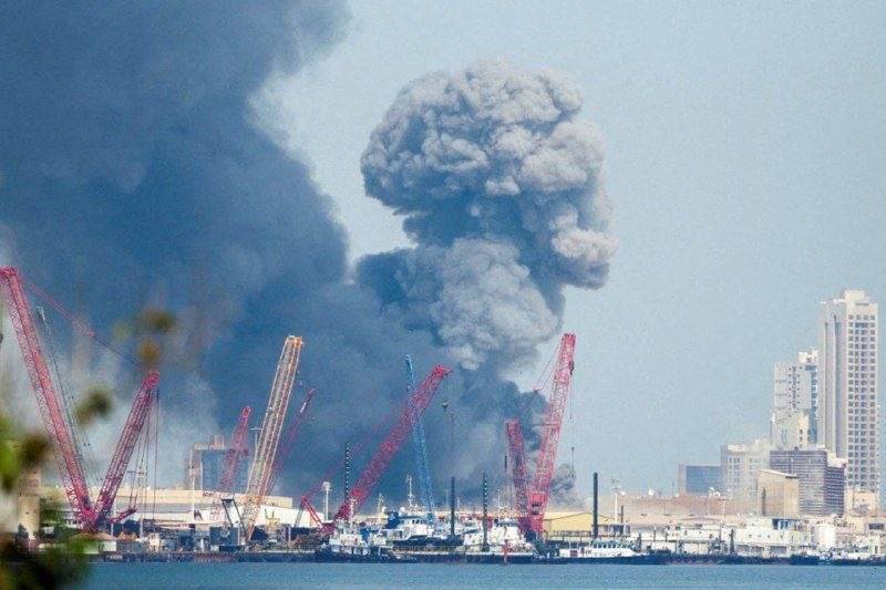 Iranian missile made a direct hit on US naval base Bahrain in the Moddle East