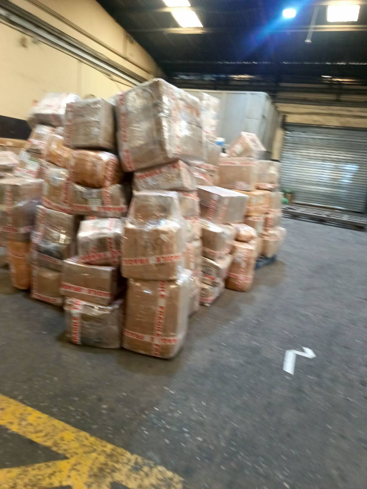 We can help u ship ur goods outside the country
We cargo to
Senegal Dakar
London
USA
Monrovia...